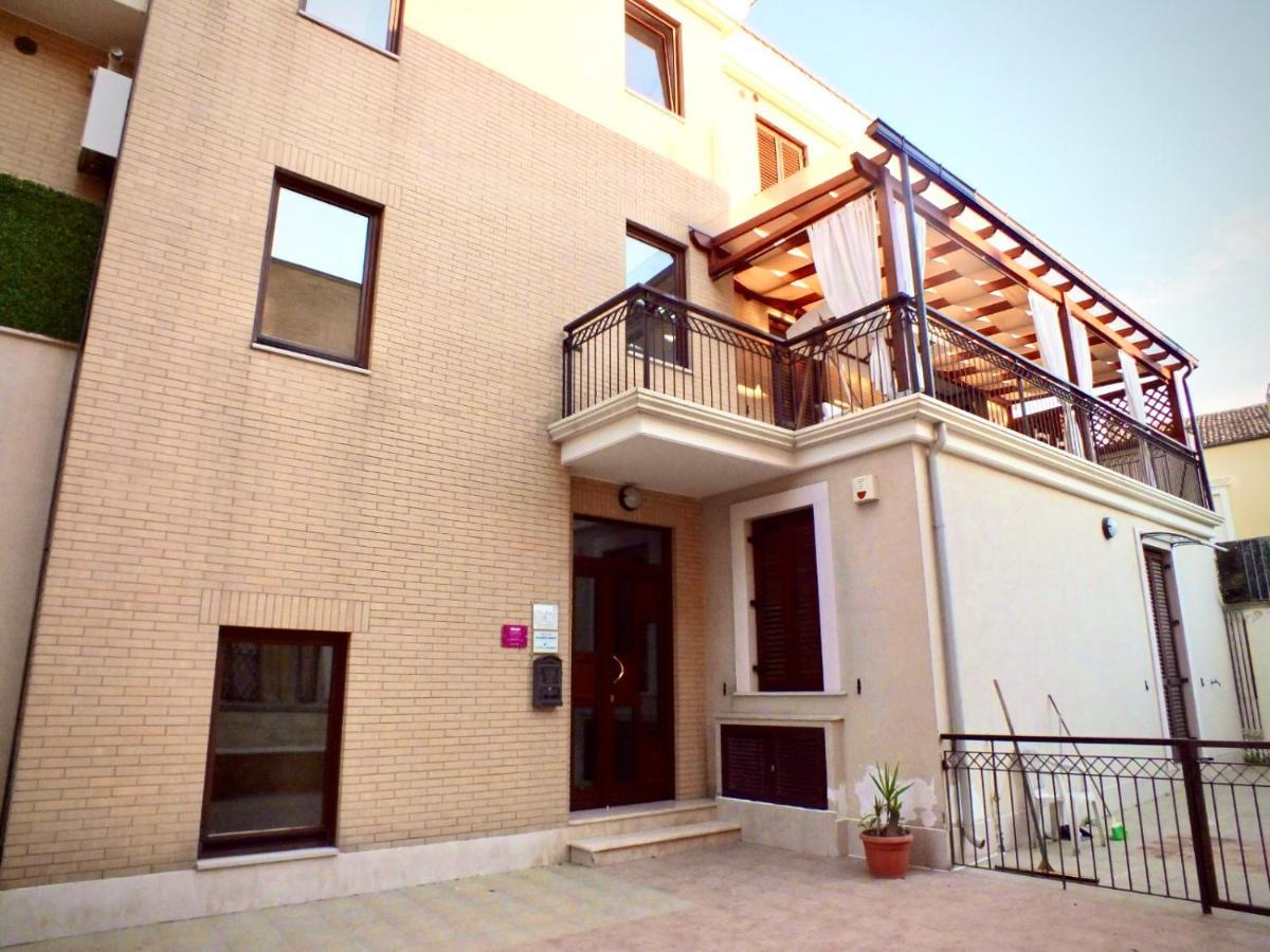 L'Arca - Bed & Breakfast In Lucera Centro Luaran gambar